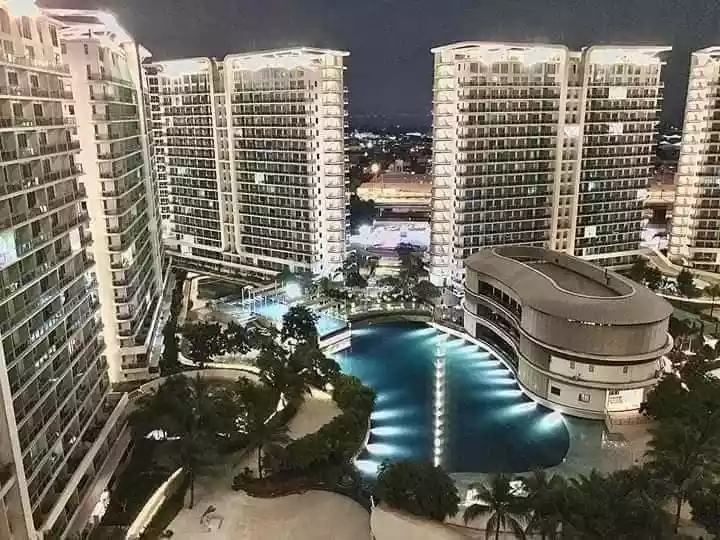 2 Bedrooms Condo Unit with Parking in Azure Urban Resort Residences — 2 Bedrooms in Marcelo Ave, Parañaque, Metro Manila — Photo 3