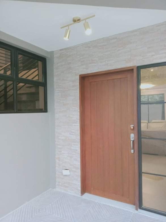 FOR SALE/FOR RENT HOUSE AND LOT WITH POOL IN AGRO MACRO MANDAUE PHASE 1 — House and Lot in Agro-Macro, 6th Ave, Mandaue City — Photo 5