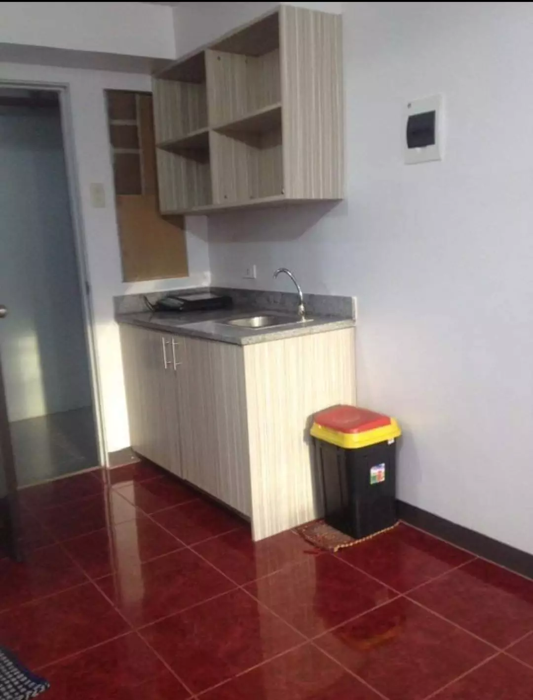 STUDIO UIT WITH BALCONY FOR RENT — Studio in Naya Road, Cebu City, Central Visayas — Photo 4
