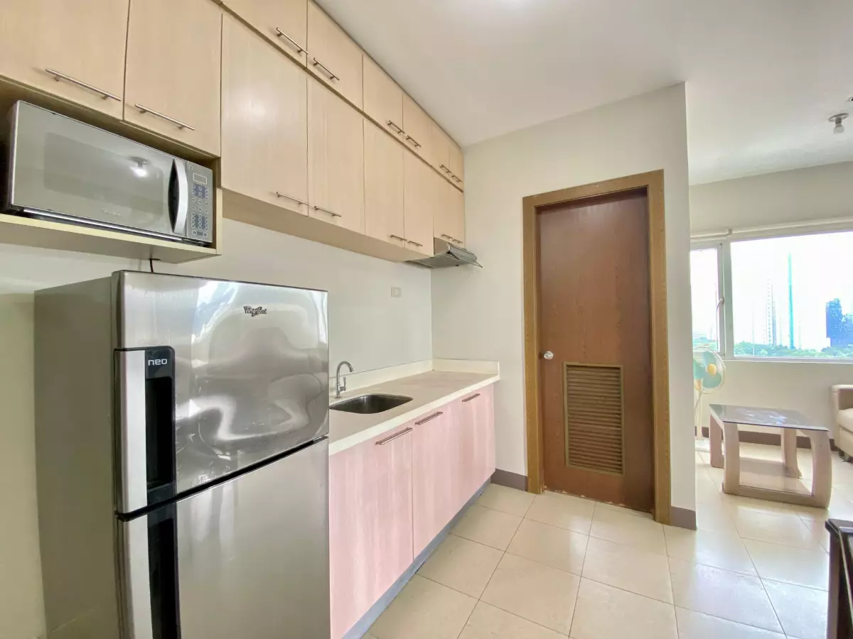 2BR HIGH FLOOR UNIT FOR LEASE at Ridgewood Towers  