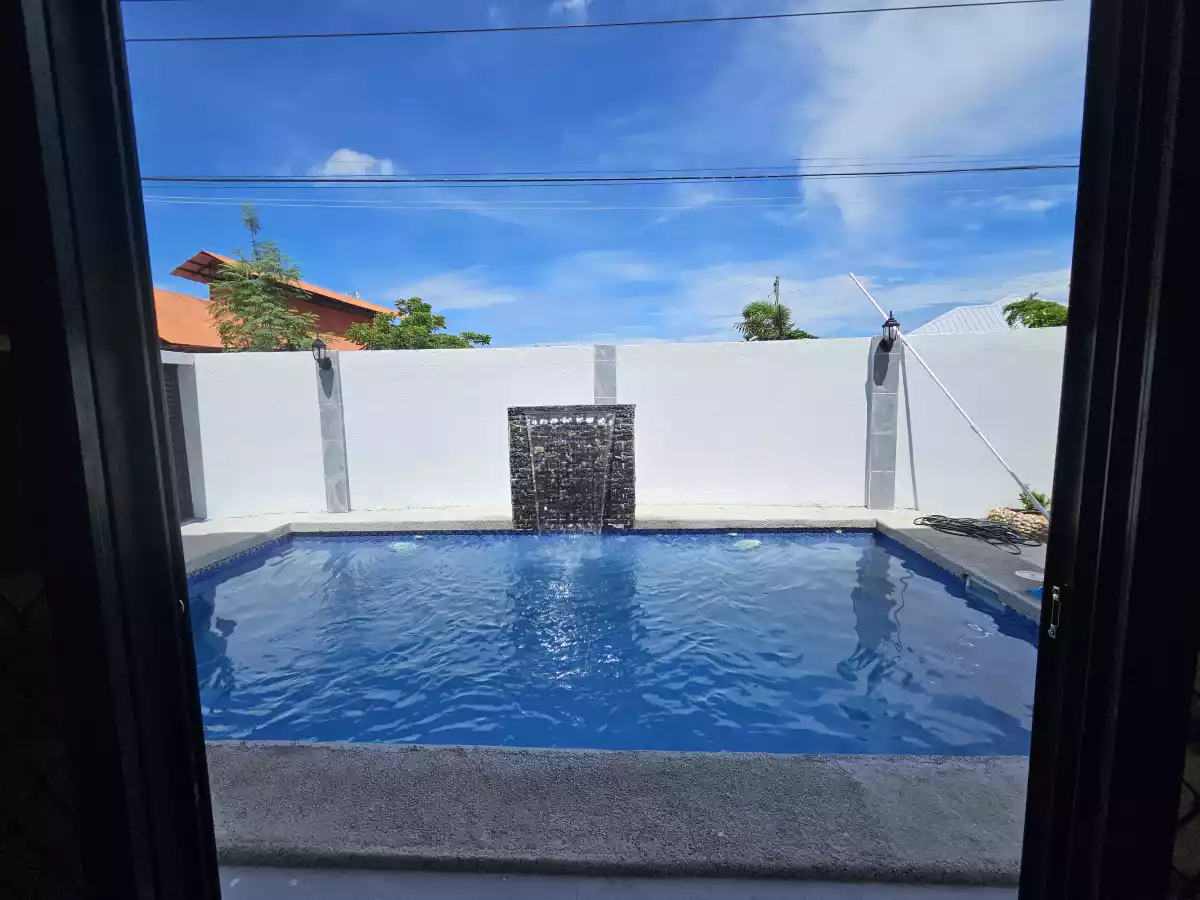 Open photo 25 of 28 — 4 Bedrooms with Balcony and Pool