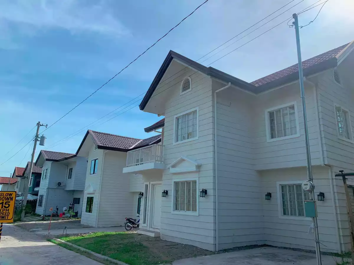 SEMI-FURNISHED TWO-STOREY RESIDENTIAL BUILDING - photo 3