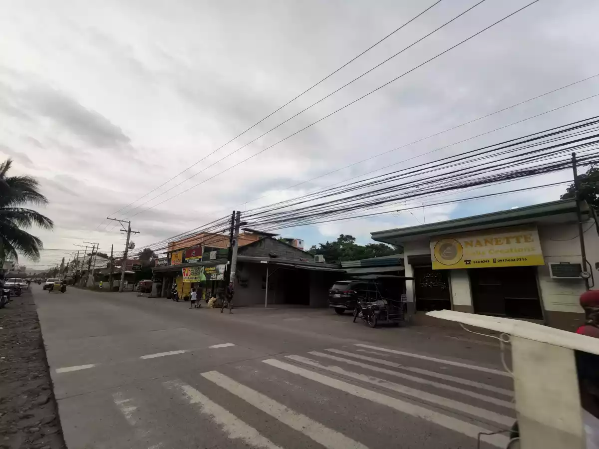 741sqm Commercial /Residential House and Lot with Office - photo 2