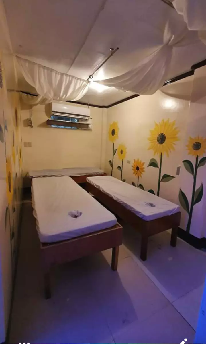 Commercial Space w/ Office and 4 Rooms - photo 5