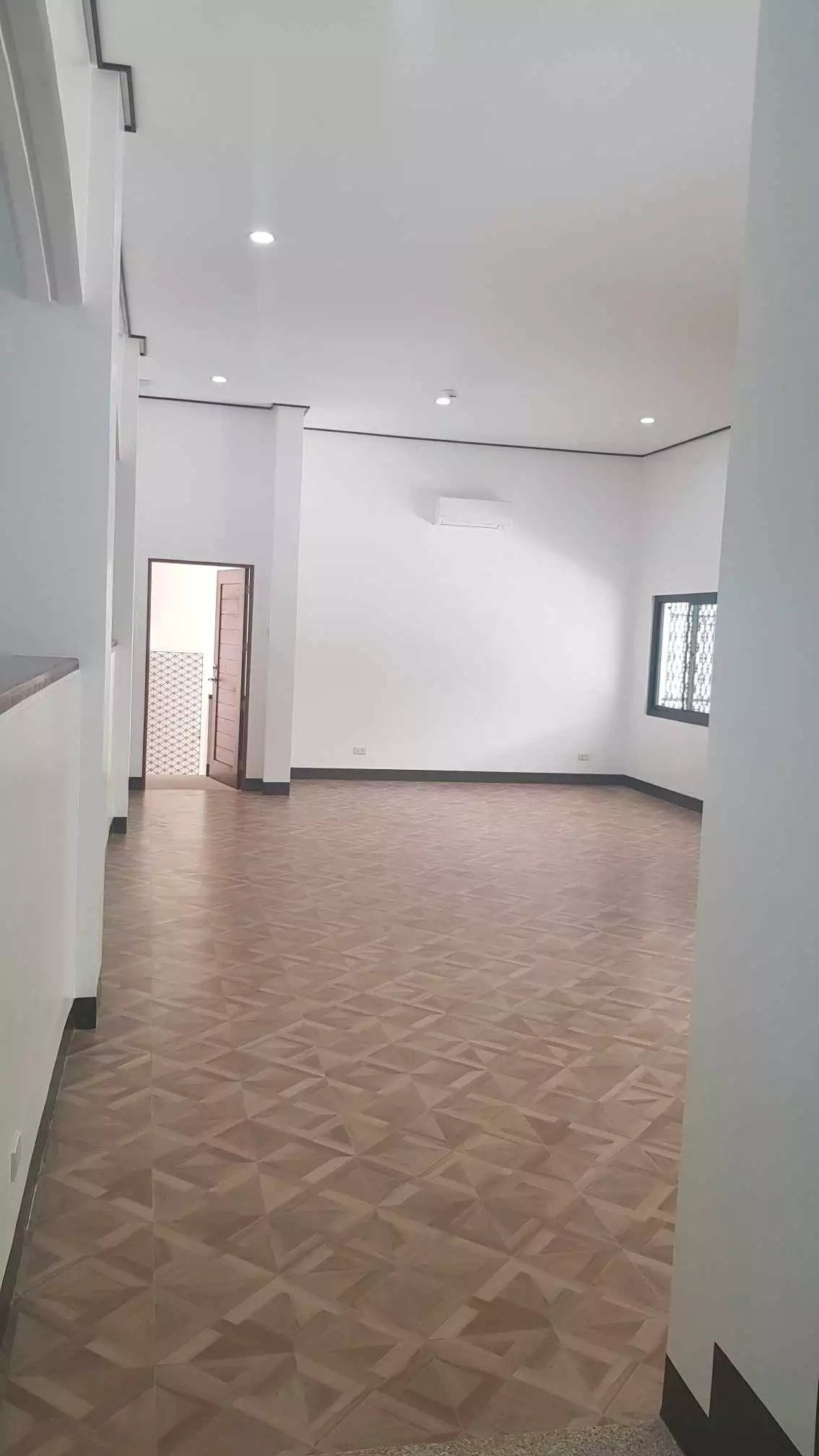 Semi-Furnished Bungalow House For Rent! — House and Lot in Fulton Street, Apas, Cebu City — Photo 6