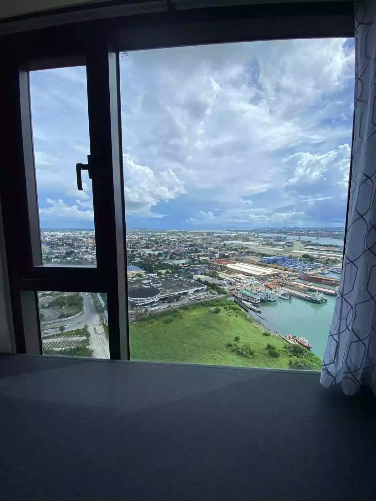 CCT 10729171610 — Studio in F.E. Zuellig Avenue, Mandaue City, Philippines — Photo 5