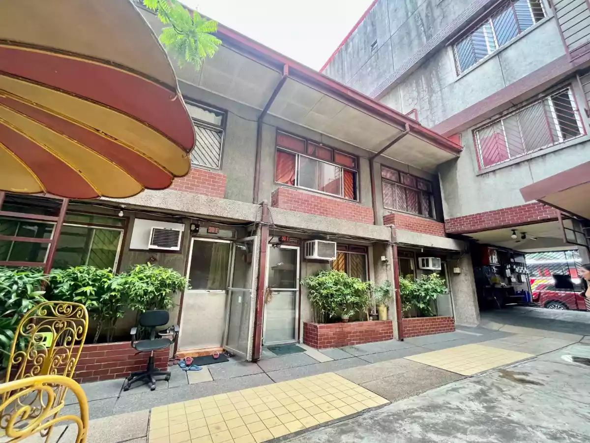 INCOME GENERATING COMMERCIAL BUILDING FOR SALE in Kamuning, Quezon City with Consistent Rental Income — Building in Quezon City, Metro Manila, Philippines — Photo 3