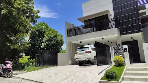 Single Detached Overlooking House in Talisay Cebu — House and Lot in Bienvinido St, Talisay, Cebu — Photo 3