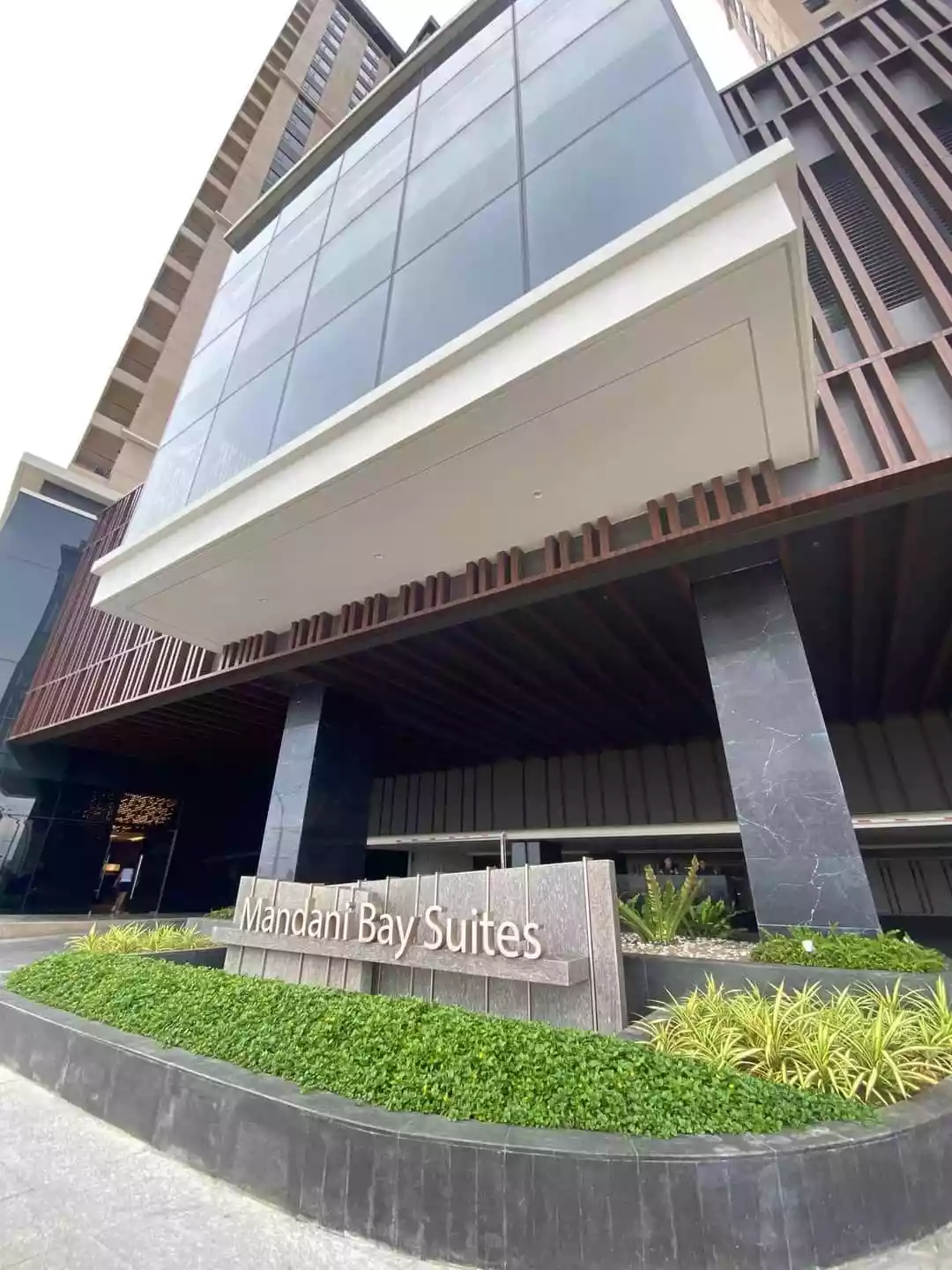 FULLY FURNISHED STUDIO UNIT - MANDANI BAY — Studio in F.E. Zuellig Avenue, Mandaue City, Philippines — Photo 3