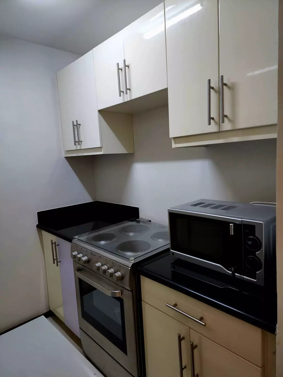 Fully-furnished 1BEDROOM in Grand Cenia Residences with Parking For Sale  - photo 7