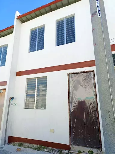 FOR ASSUME TOWNHOUSE IN LAGTANG, TALISAY CITY, CEBU — Townhouse in Talisay, Cebu, Philippines — Photo 3