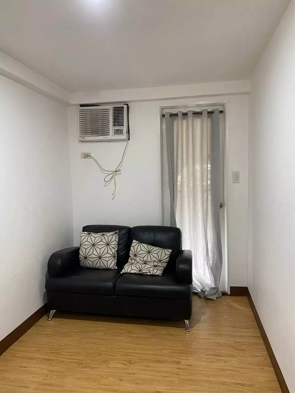 FULLY FURNISHED 1 BEDROOM UNIT — 1 Bedroom — Photo 6