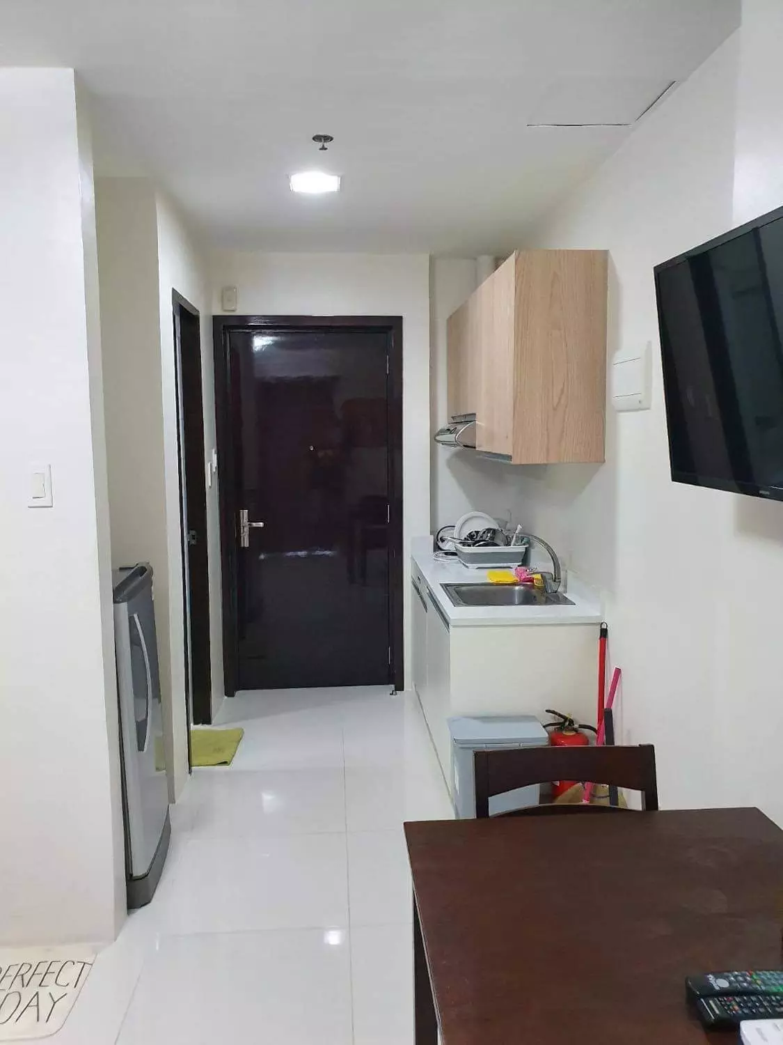 Studio Unit with balcony for RENT! — Studio in Hernan Cortes Street, Mandaue City, Central Visayas — Photo 4