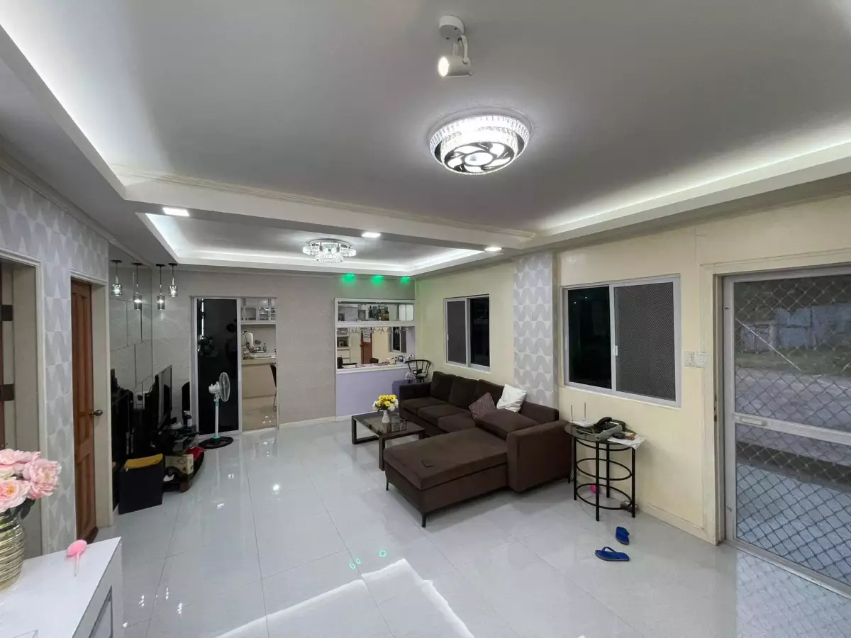 House and Lot 1,000sqm - photo 2