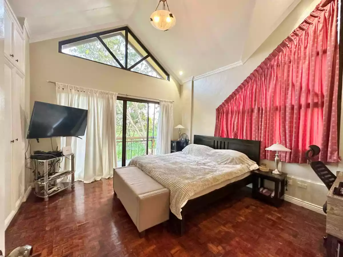 BRICKWALL HOUSE & LOT FOR SALE in Canyonwoods, Tagaytay — House and Lot in Diokno Highway, Laurel, Batangas — Photo 4