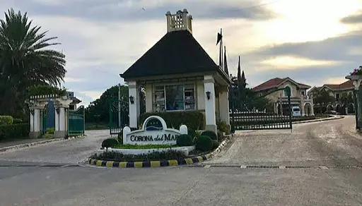 Lot for sale inside high end subdivision in Talisay