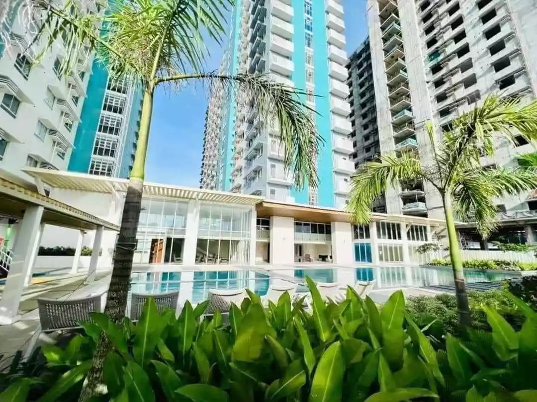 RUSH BACOLOD CONDO FOR SALE! — Studio in Lacson Street, Bacolod, Negros Occidental — Photo 2