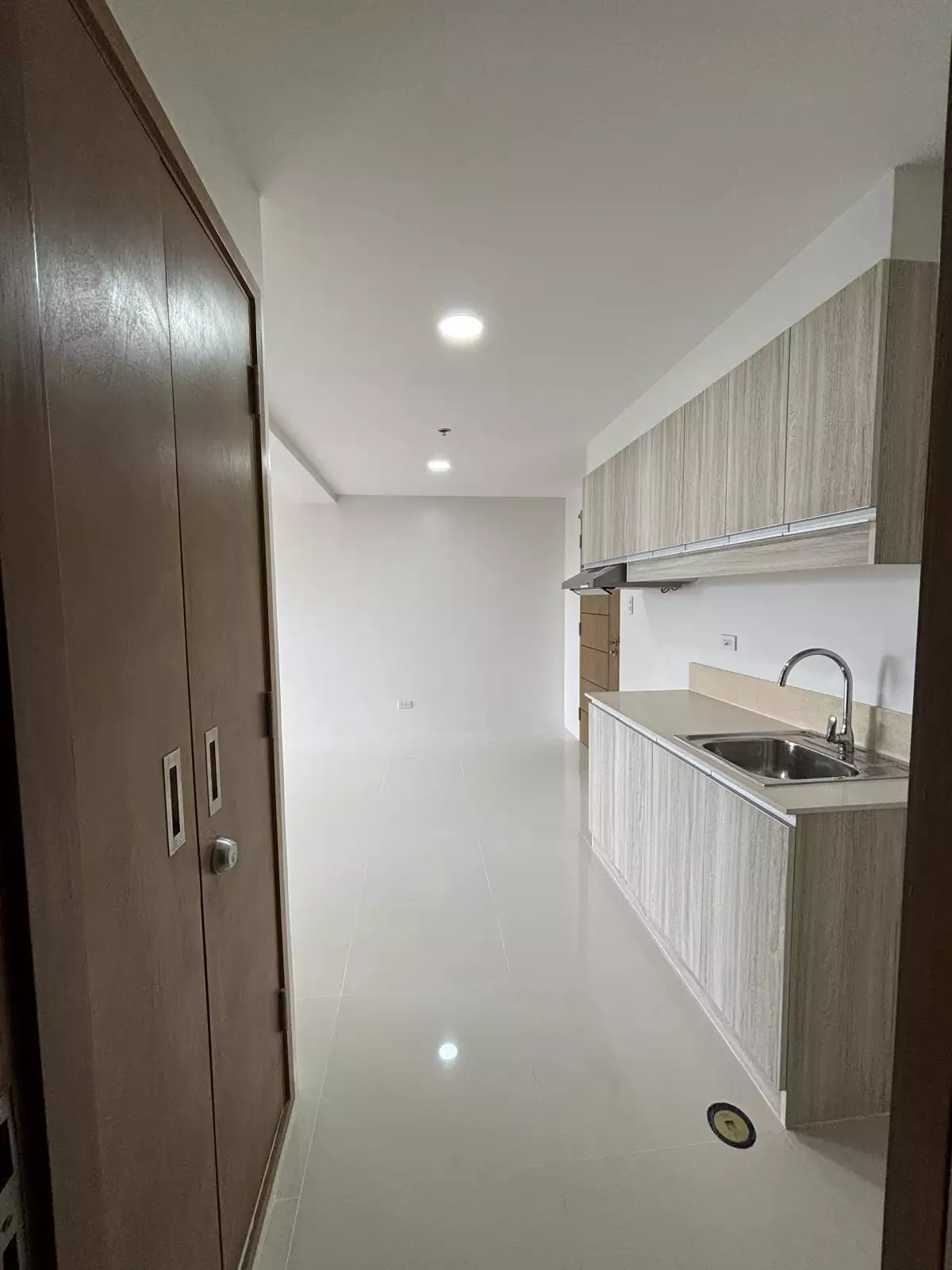 Open photo 11 of 22 — 1-Bedroom Unit for Sale at Taft East Gate – Cebu Business Park
