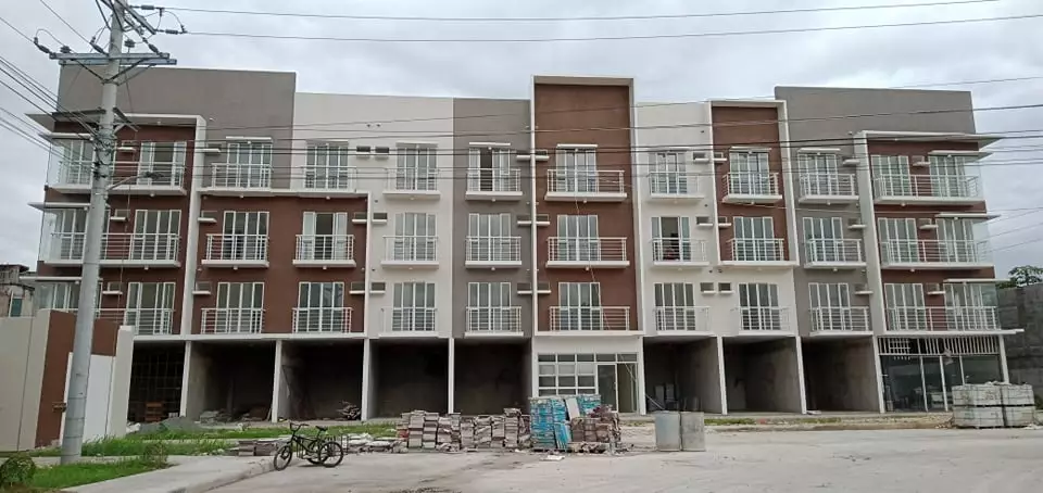 STUDIO  UNIT WITH BALCONY FOR ASSUME MODENA TOWNSQUARE  MINGLANILLA