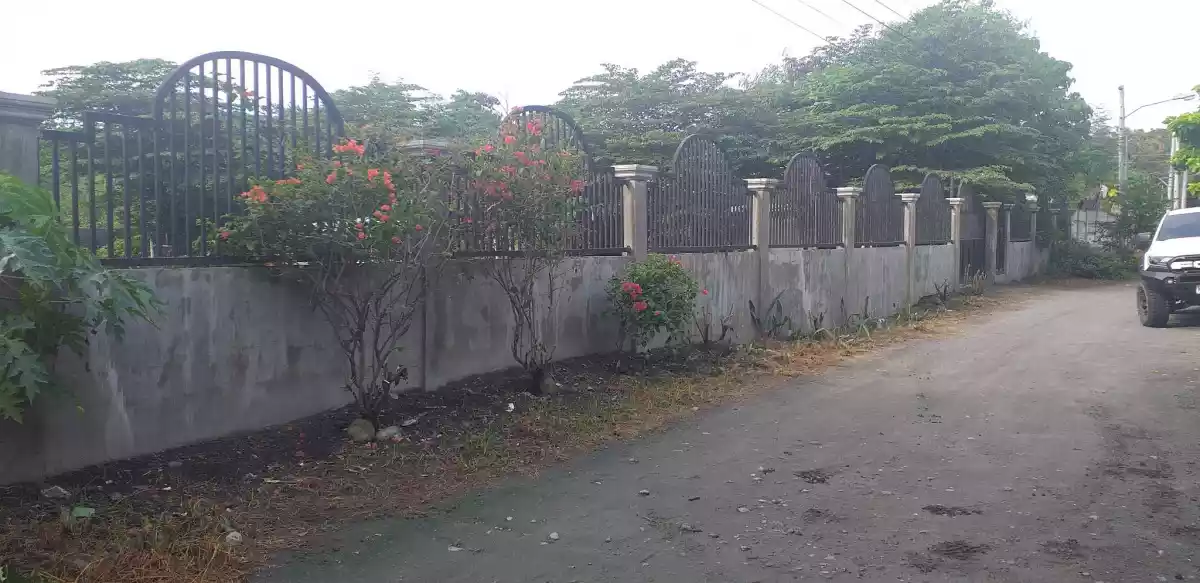 Lot for Sale : 1000 sqm with fence and gate in Morales Subdivision City Heights, GSC — Residential Lot in General Santos City, South Cotabato, Philippines — Photo 3