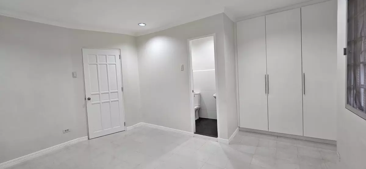 FOR SALE House and Lot Beside Avida Tower Riala - photo 7