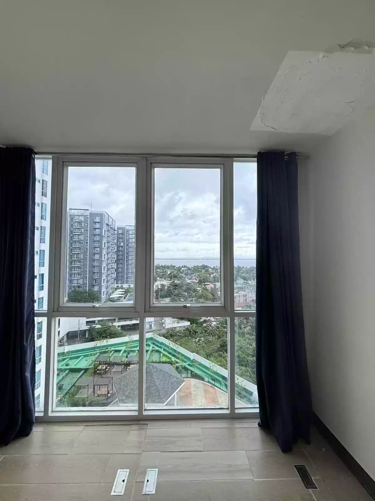 FOR SALE 2BR Spacious Condo with Maids Quarter in Mactan Newtown  - photo 4