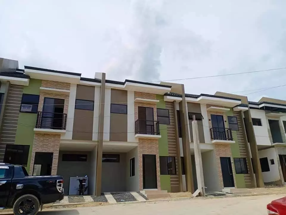 For Assume House and Lot in Minglanilla Highlands Phase 1 — Townhouse in Minglanilla, Cebu, Philippines — Photo 4