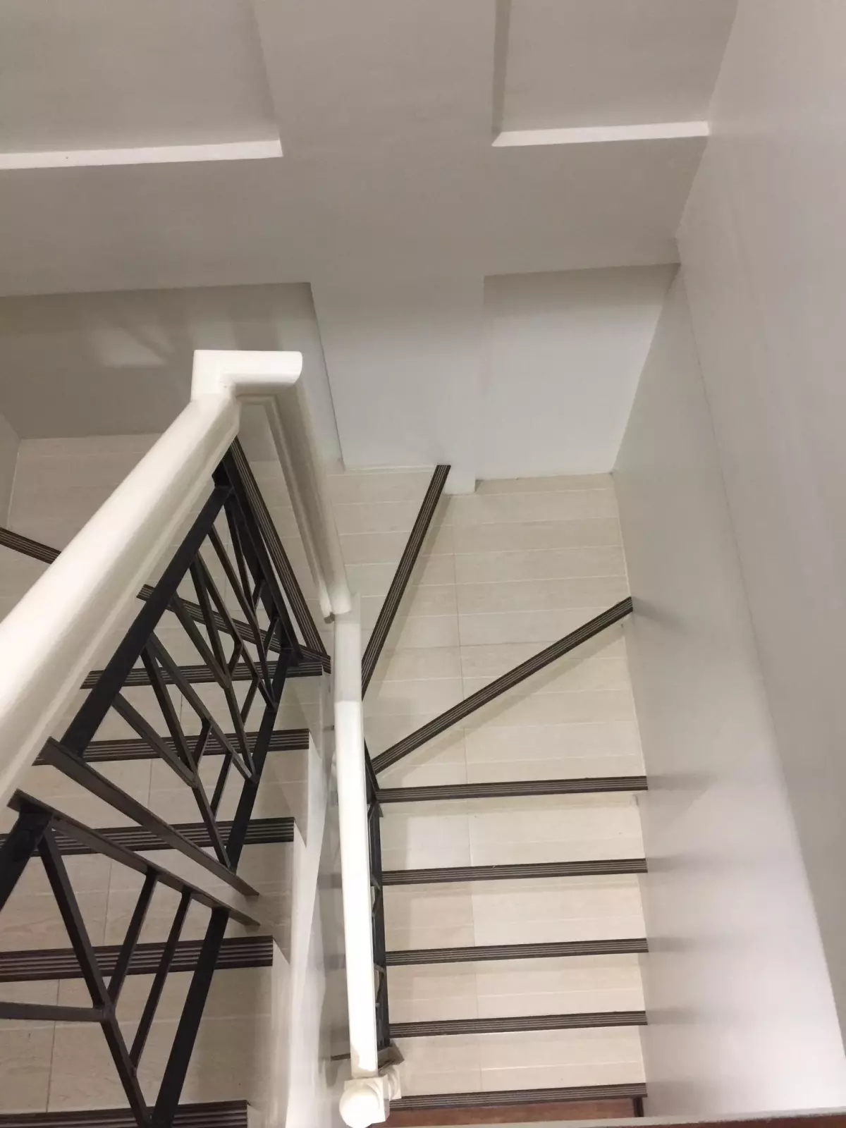 Open photo 14 of 49 — Affordable Townhouse Near MOA, Airport & City of Dreams