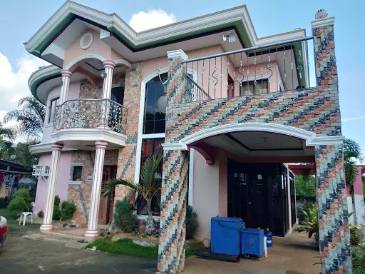 3 houses in 1 lot