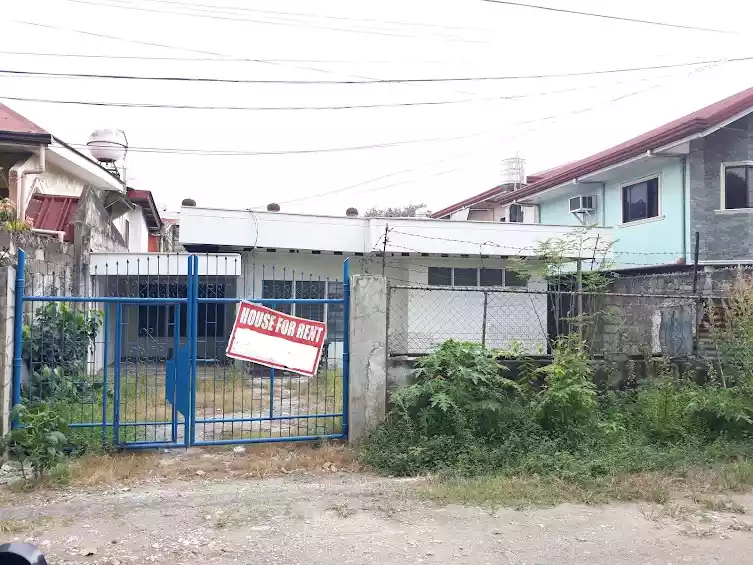 For Rent  3 bedroom semi Furnished Bungalow House in  Casuntingan,  Mandaue City Cebu near Gethsemane parish Church - photo 2