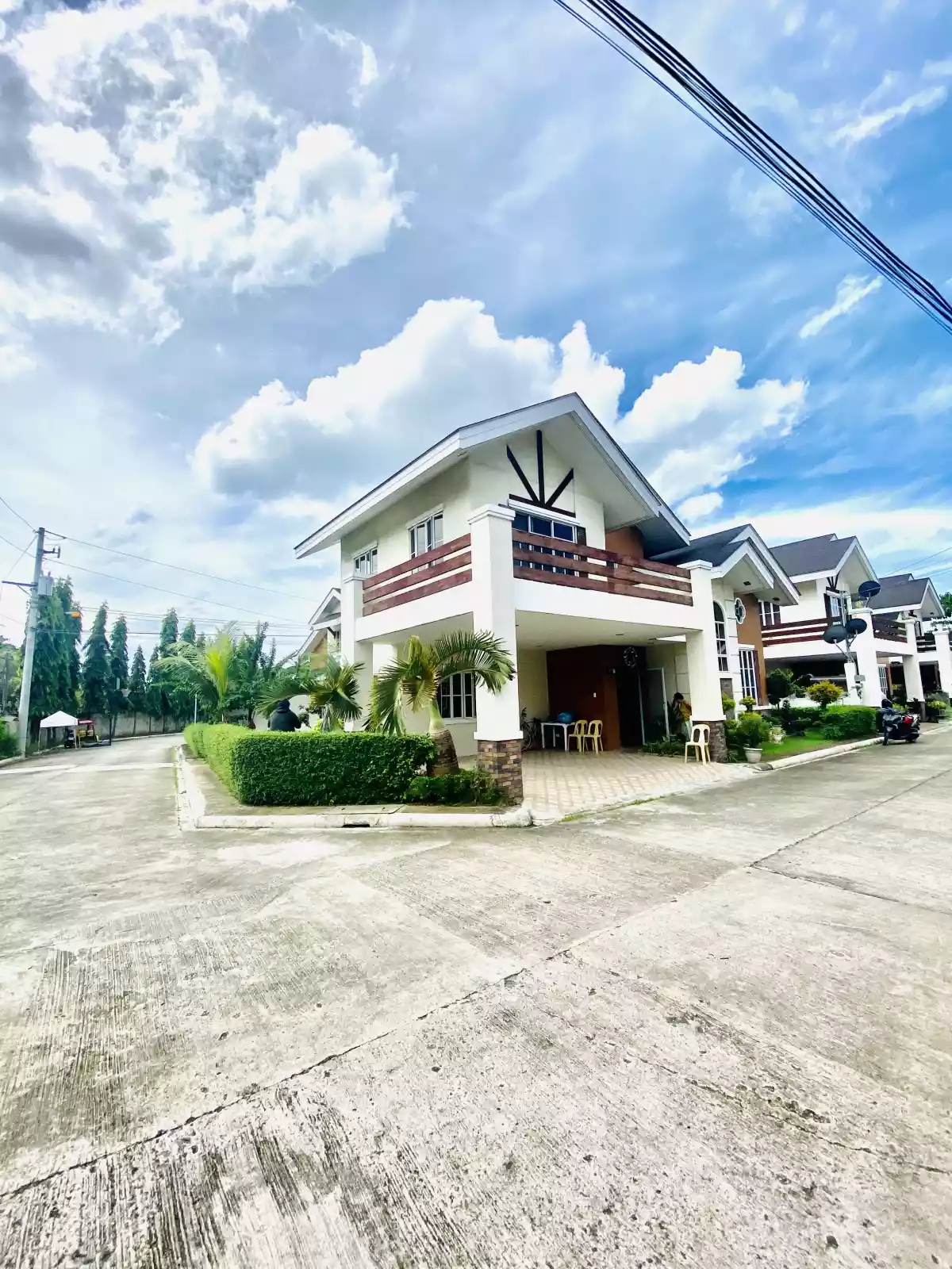 Single - Detached Corner Unit House & Lot 
