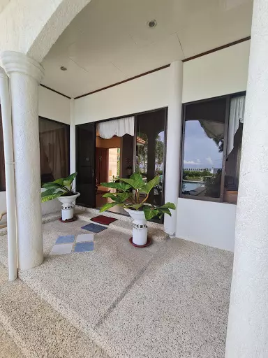 Open photo 16 of 17 — Elegant Beach House