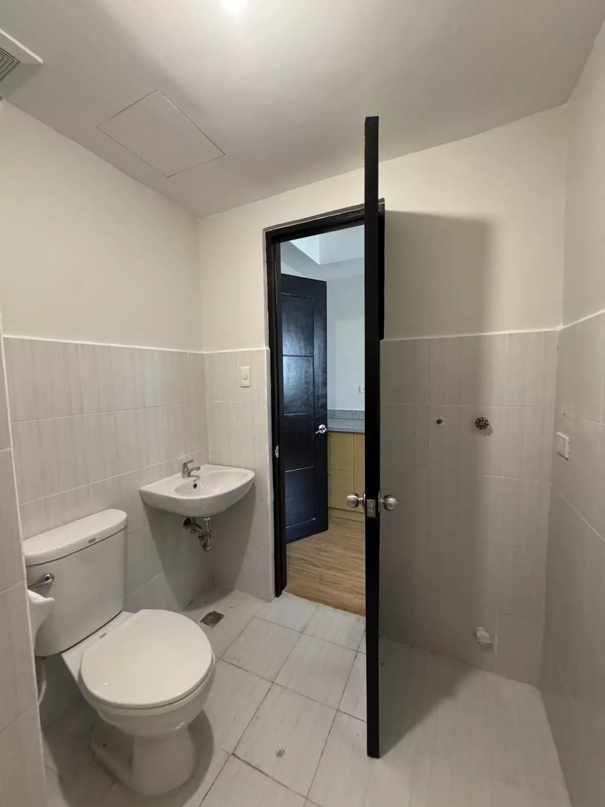 Open photo 14 of 17 — For Sale: Studio Condo in Barangay 23 (Pob.), Cagayan de Oro City — 20.30 sqm
