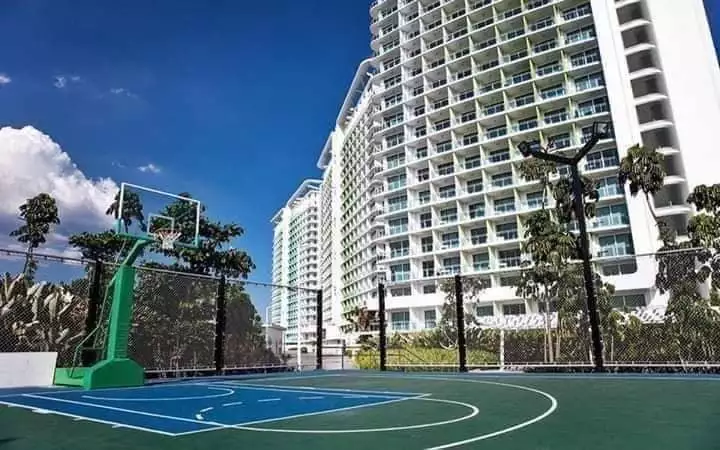 2 Bedrooms Condo Unit with Parking in Azure Urban Resort Residences — 2 Bedrooms in Marcelo Ave, Parañaque, Metro Manila — Photo 7