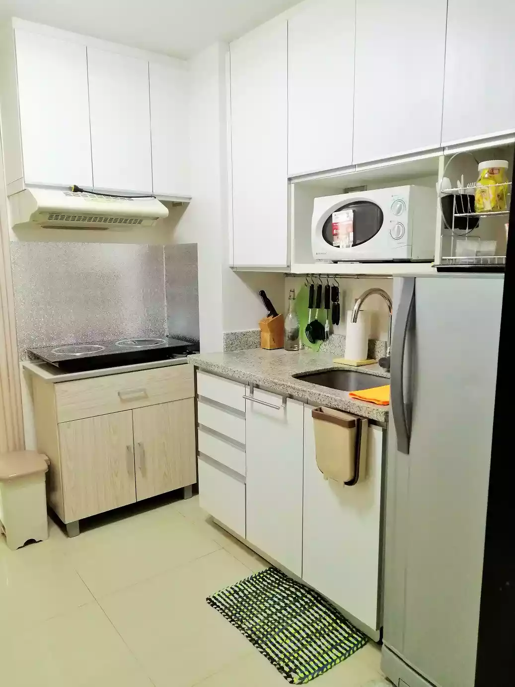 Fully Furnished Special size Studio facing swimming pool @ Calyx IT Park, Lahug — Studio in West Geonzon Street, Cebu City, Central Visayas — Photo 3