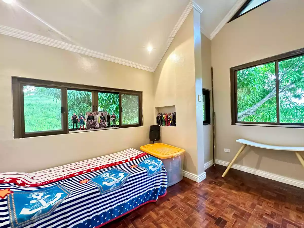 BRICKWALL HOUSE & LOT FOR SALE in Canyonwoods, Tagaytay — House and Lot in Diokno Highway, Laurel, Batangas — Photo 6