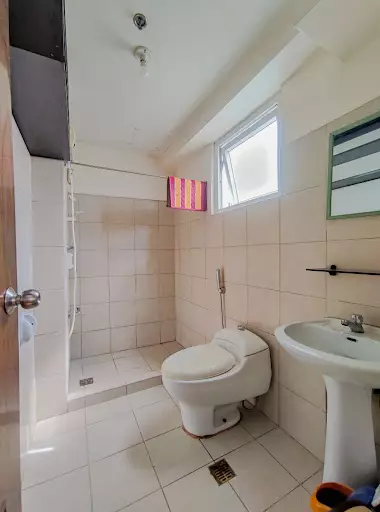 Open photo 18 of 50 — 28sqm 1BR UNIT FOR RENT at Ridgewood Towers near BGC