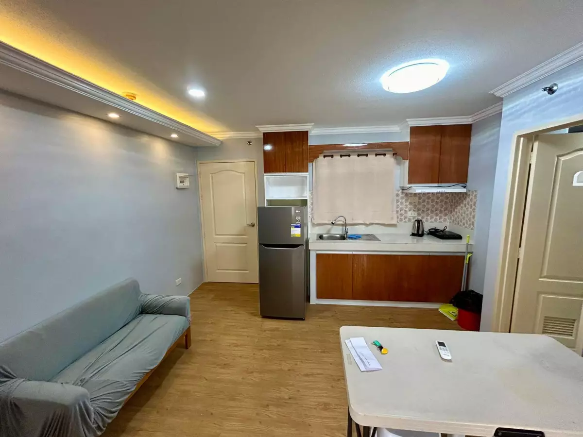 Semi-Furnished 2BR Unit For Sale — 2 Bedrooms in Cebu City, Cebu — Photo 4