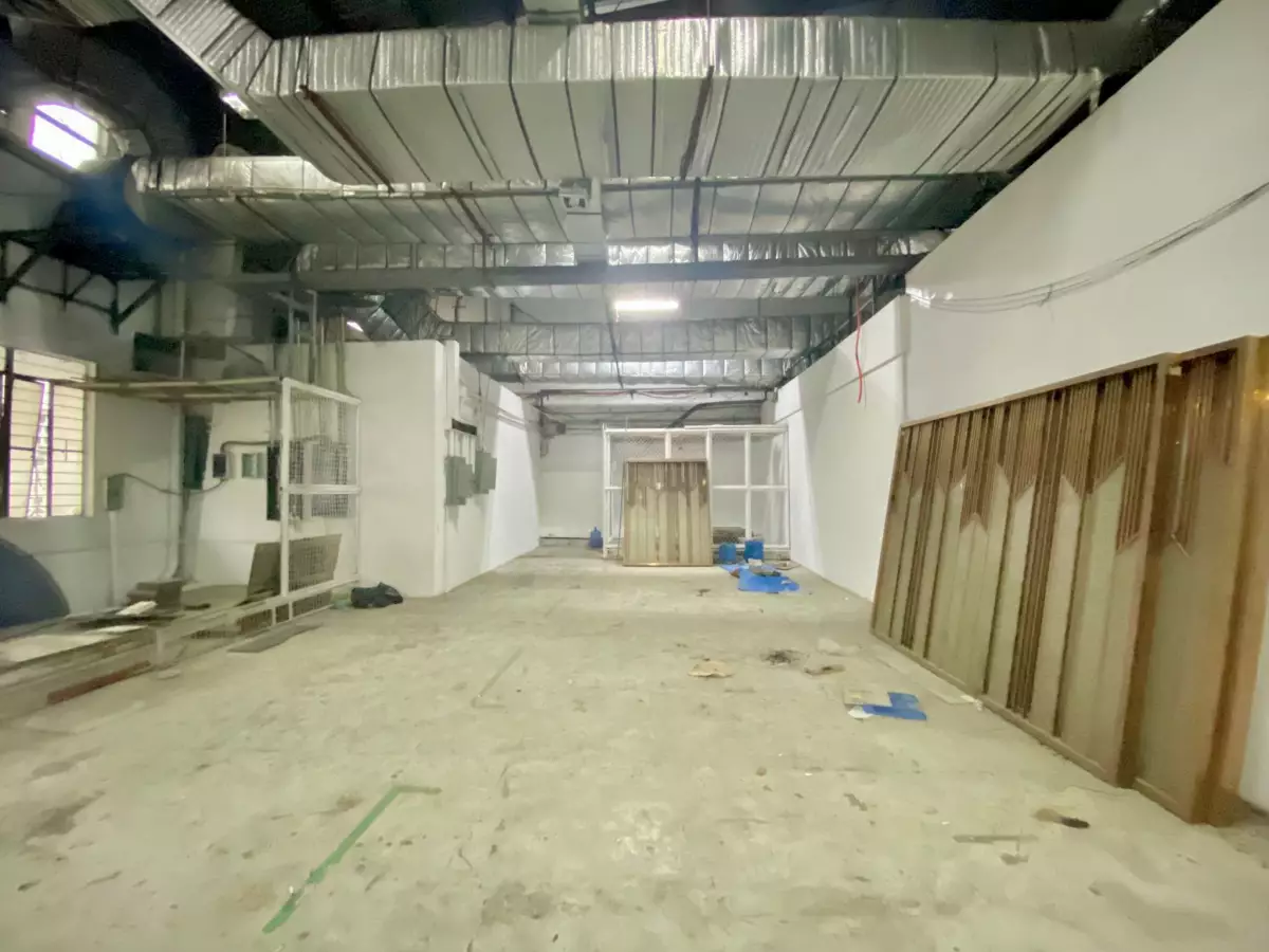 WAREHOUSE with Office FOR LEASE in Makati   - photo 5