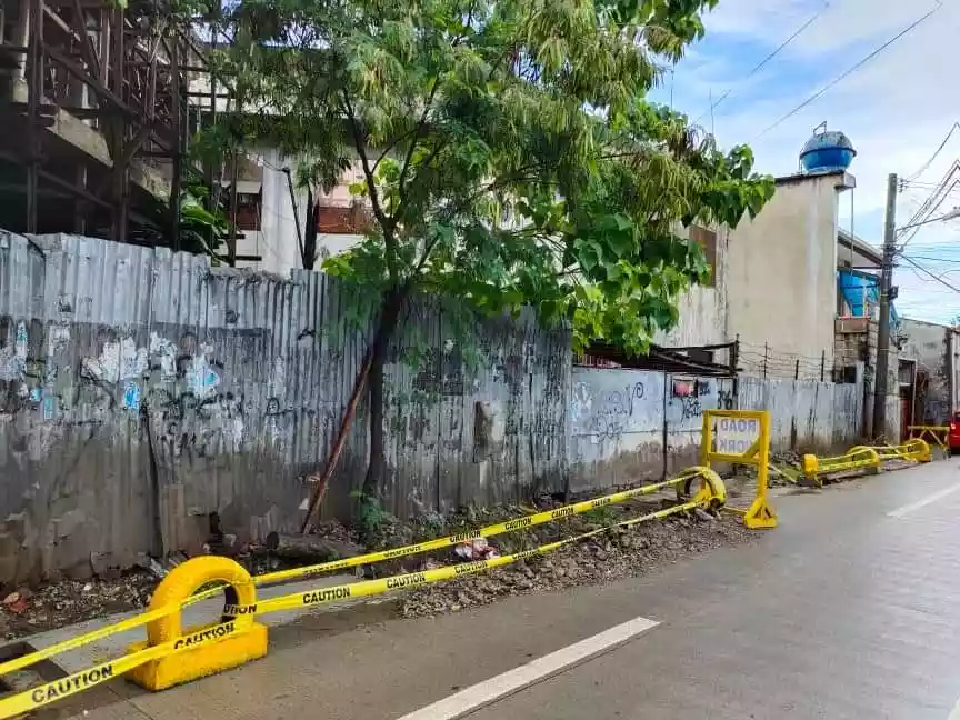 2 titled lot - photo 2