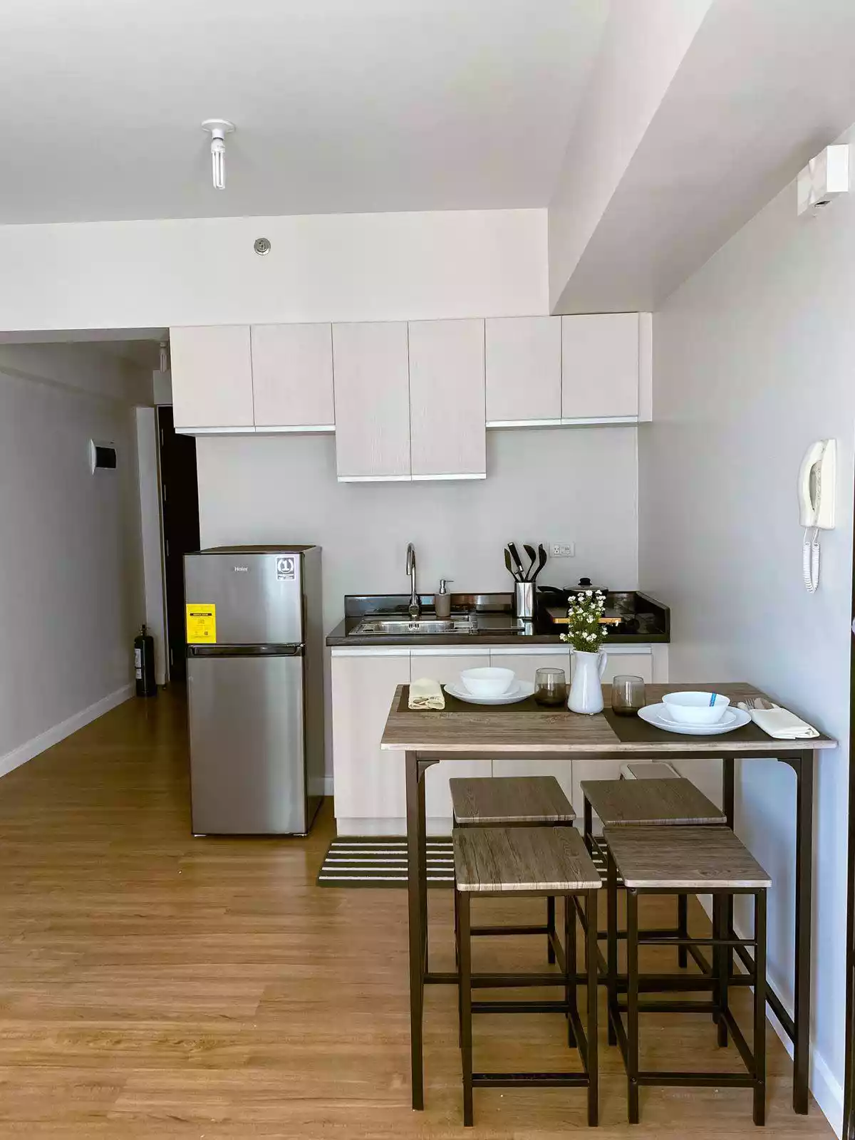 Elegantly Furnished Studio Unit at Solinea Tower 2 — Studio in Cebu City, Philippines — Photo 5