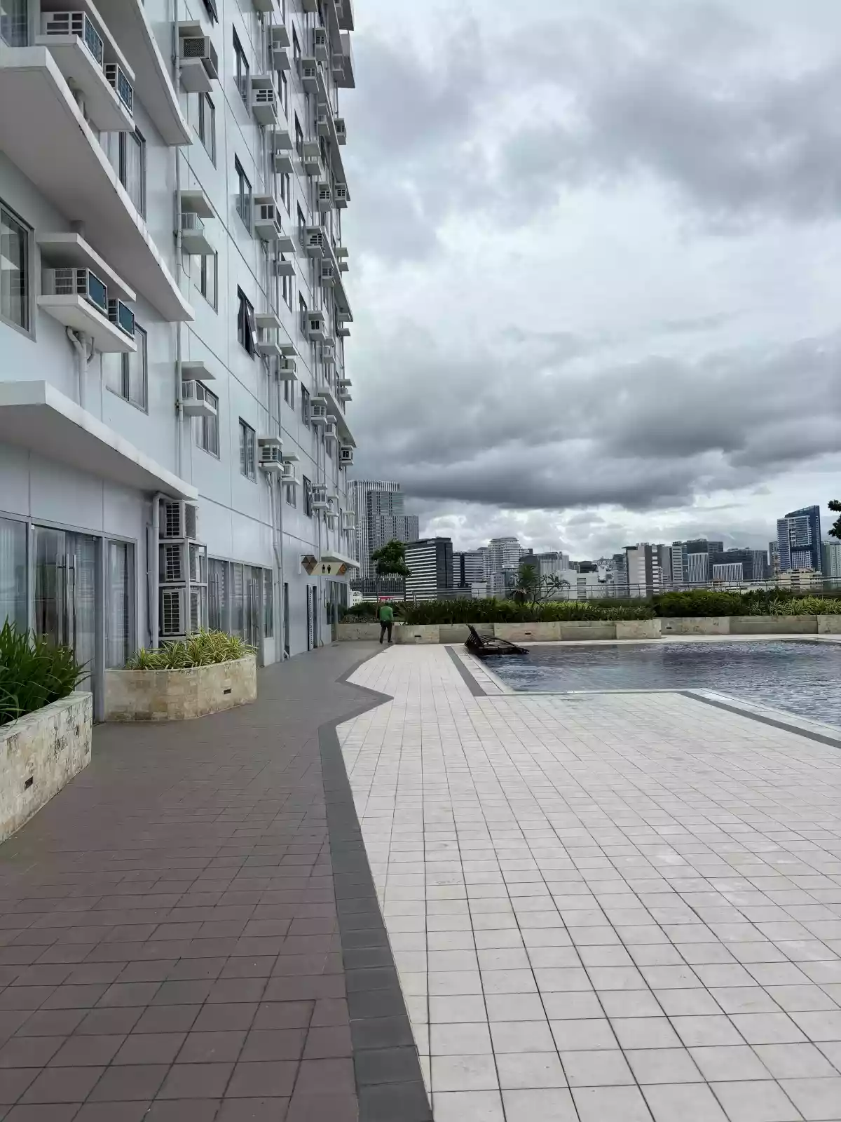 Open photo 17 of 22 — 1-Bedroom Unit for Sale at Taft East Gate – Cebu Business Park
