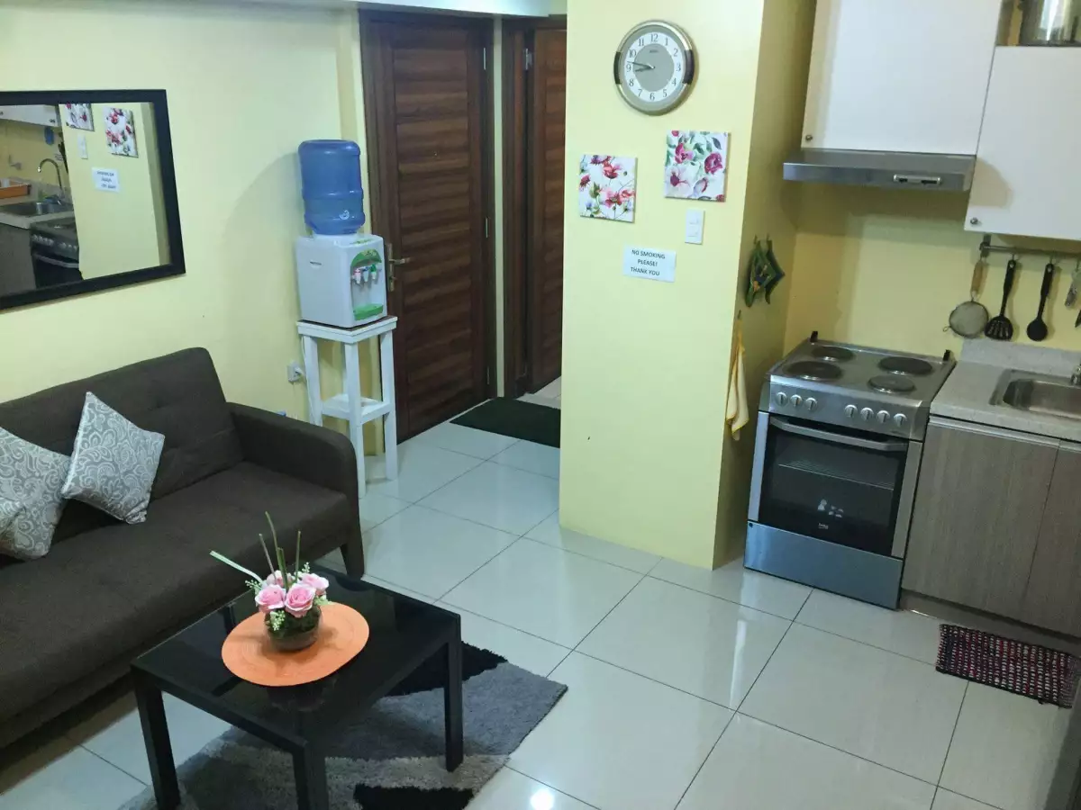 For SALE 1BR Corner Unit in Horizons - photo 2