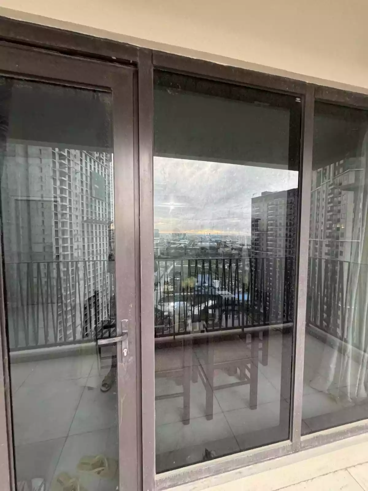 Mandani Bay Suites 1 Br Corner Lot for Sale — 1 Bedroom in F.E. Zuellig Avenue, Mandaue City, Philippines — Photo 3