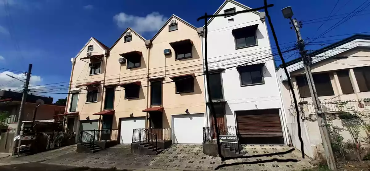 3 STOREY TOWNHOUSE UNIT WITH ATTIC - photo 2