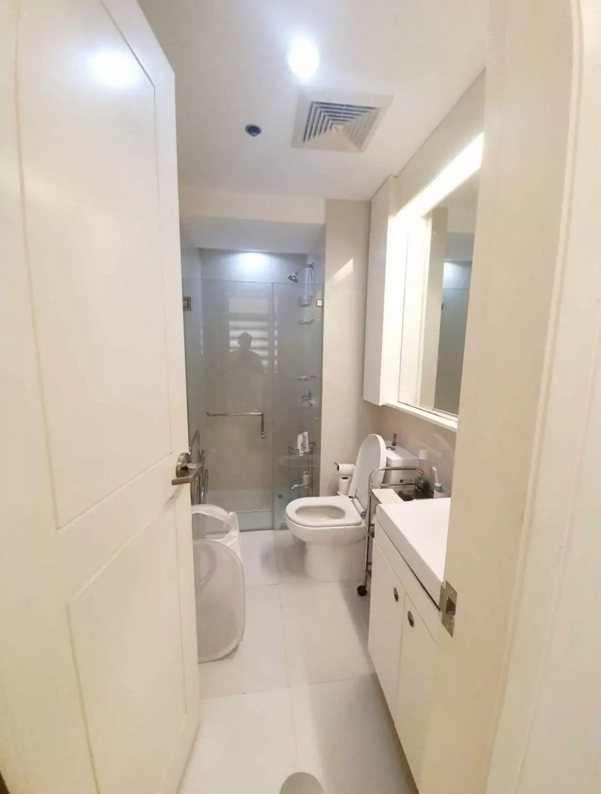 For Sale 2br with Parking — 2 Bedrooms in Cebu City (accross Cebu Business Park), Luz, Cebu City — Photo 7