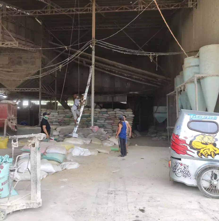 2 Has Lot with Rice Mill ,Sorter and Hammer mill  - photo 2
