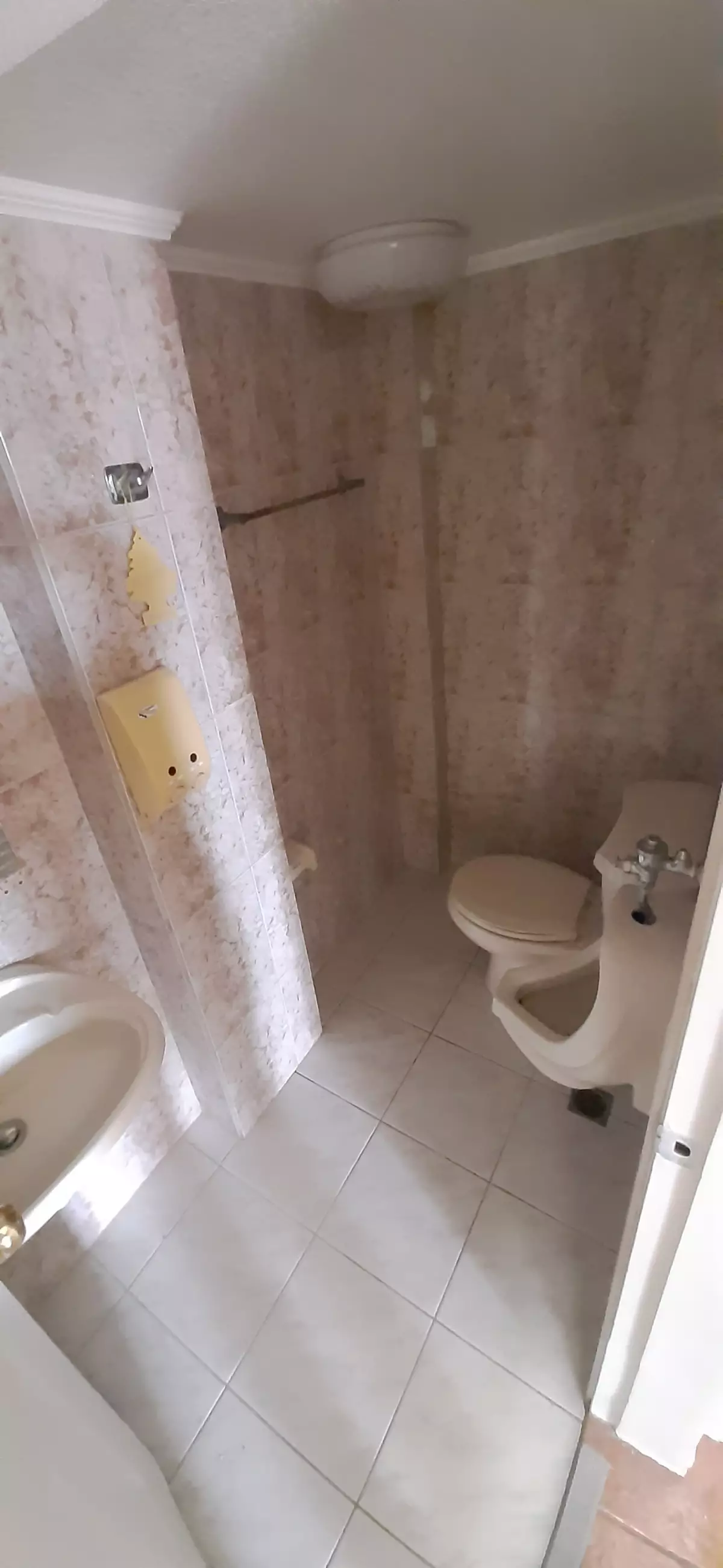 For rent in Sto NiÃ±o Banilad 55k — House and Lot in Cebu City, Cebu, Philippines — Photo 5