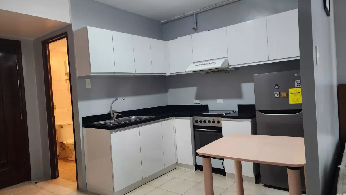 Open photo 15 of 15 — Woodcrest Studio Unit for Rent or Sale