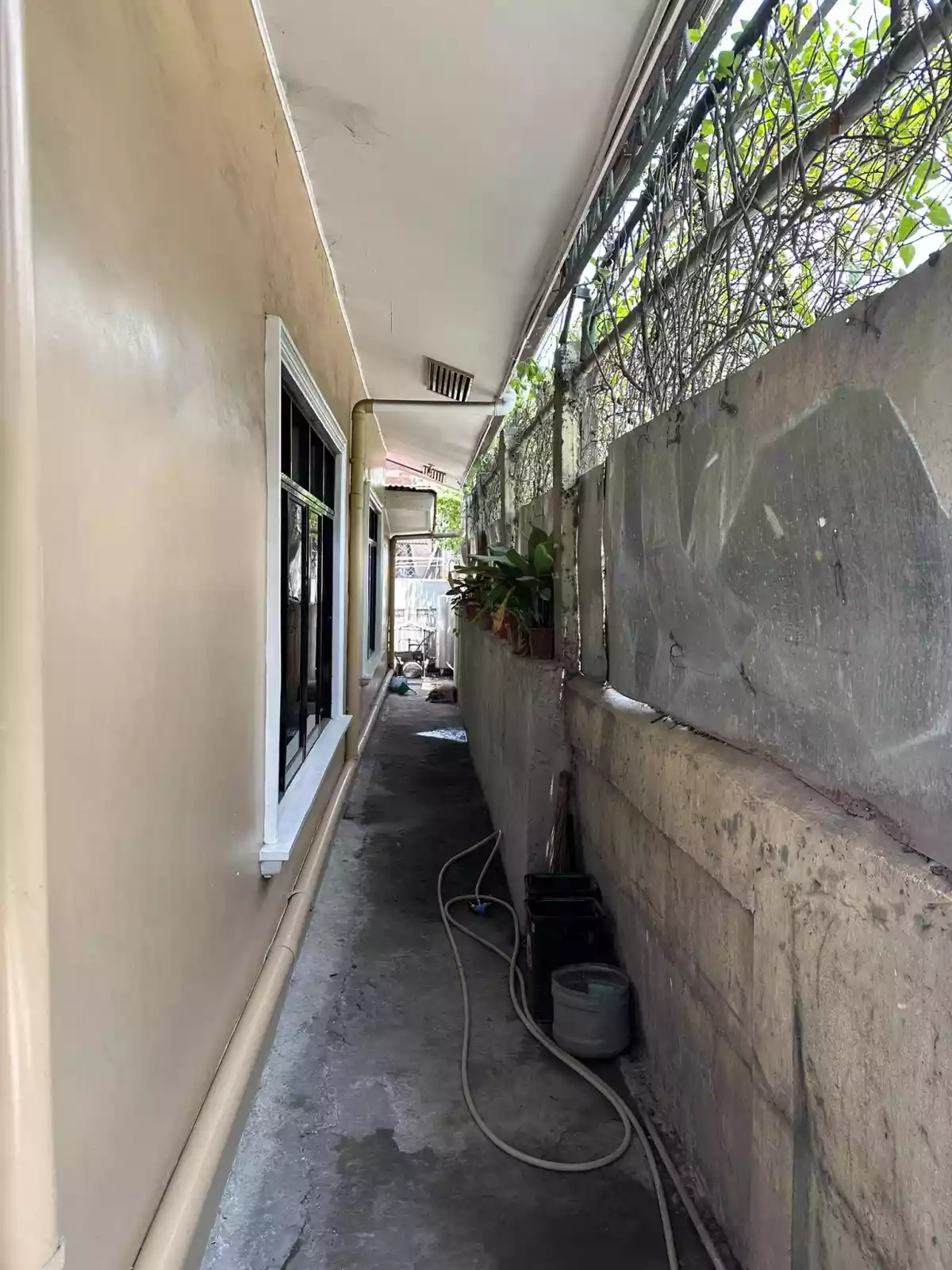 House and Lot along the Road — House and Lot in Cebu, Philippines — Photo 3